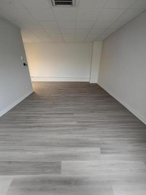 Local commercial - 107 m² - 4 pièces