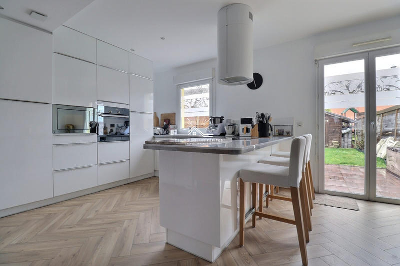 Maison - 92 m² - 5 pièces