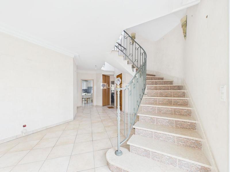 Maison - 167 m² - 5 pièces