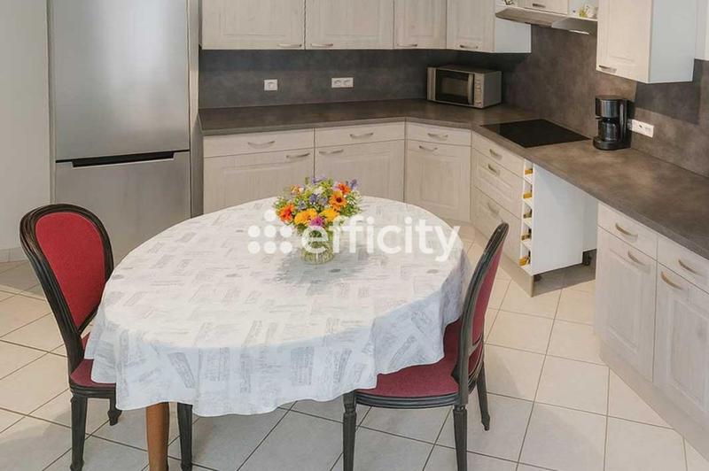 Maison traditionnelle - 81 m² - 4 pièces