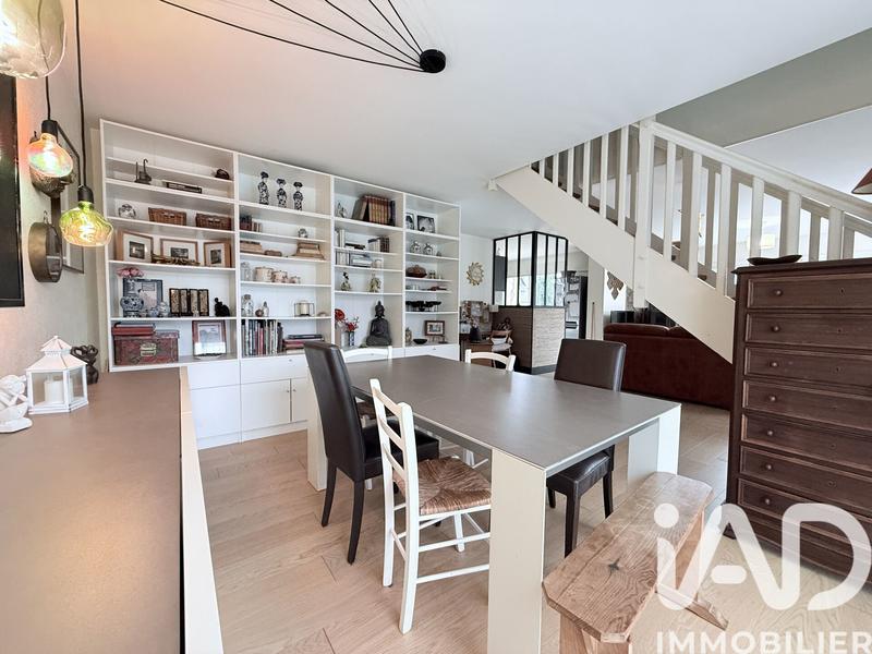 Maison - 162 m² - 9 pièces