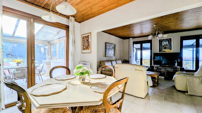 Maison - 143 m² - 8 pièces