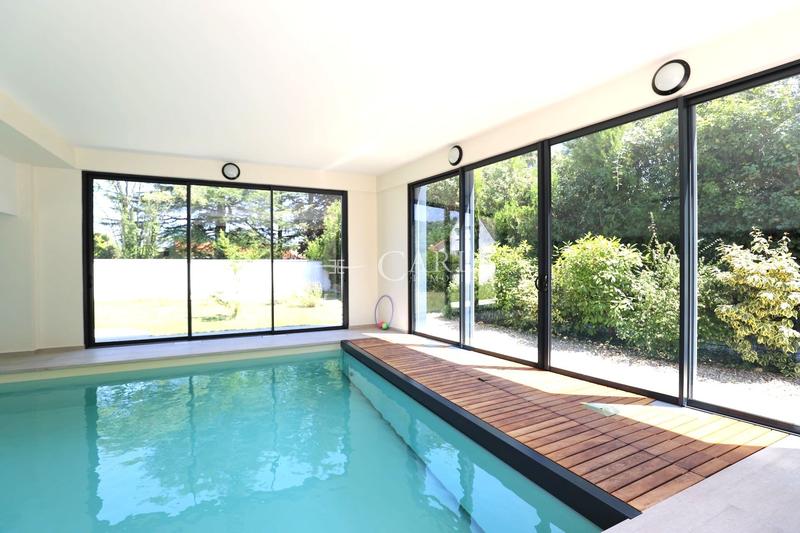 Villa - 255 m² - 10 pièces