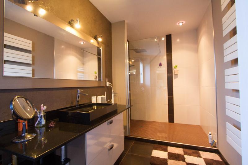 Maison - 242 m² - 8 pièces