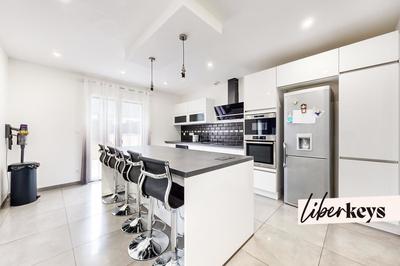 Maison - 140 m² - 6 pièces