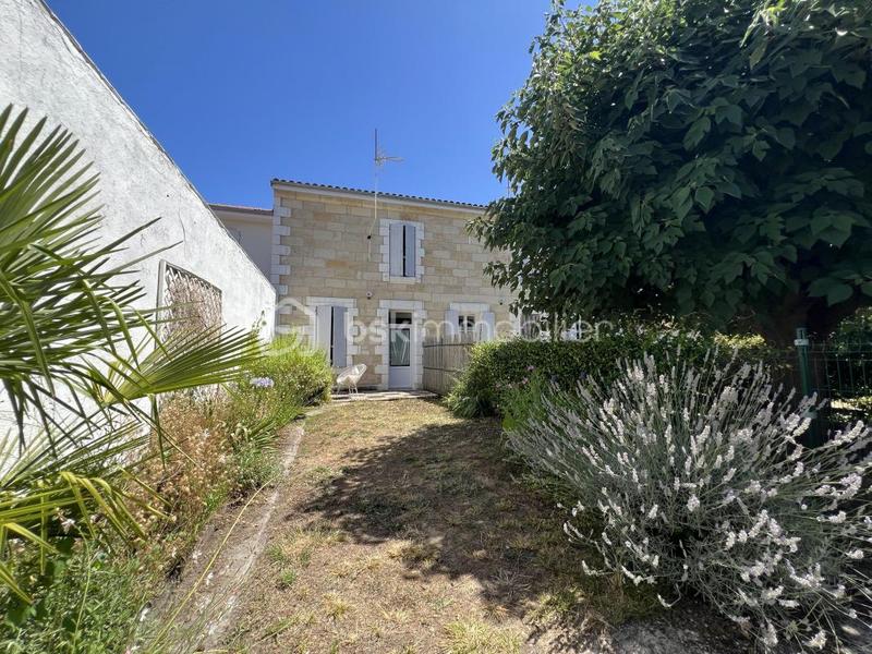 Maison - 213 m² - 9 pièces