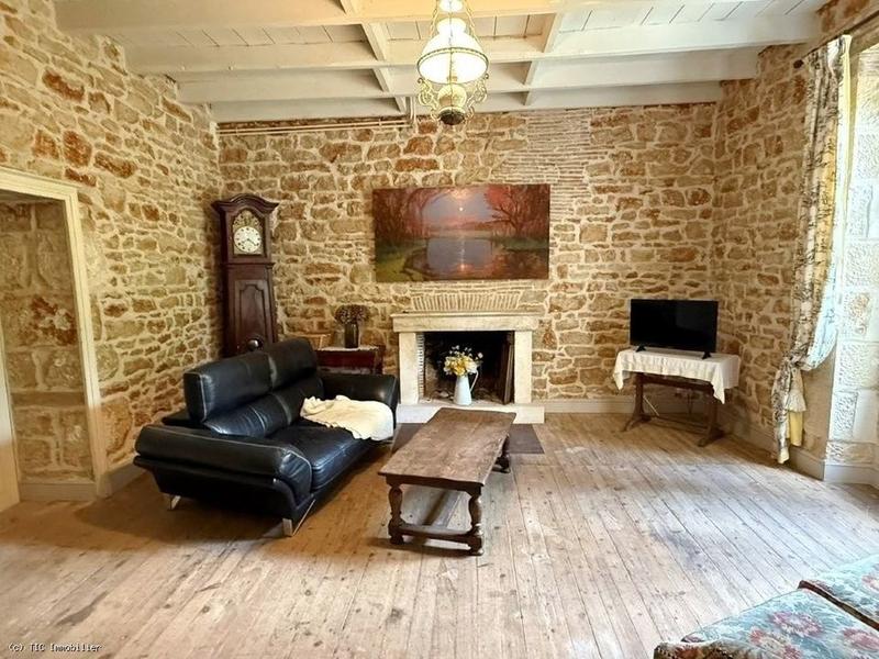 Maison - 230 m² - 8 pièces