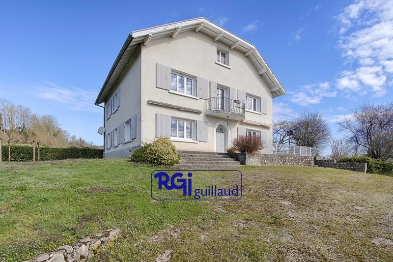 Maison - 200 m² - 7 pièces