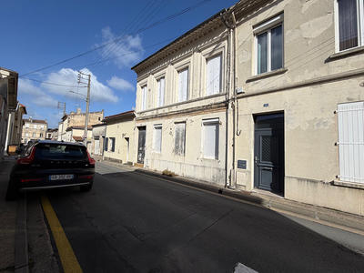 Maison - 160 m² - 2 pièces