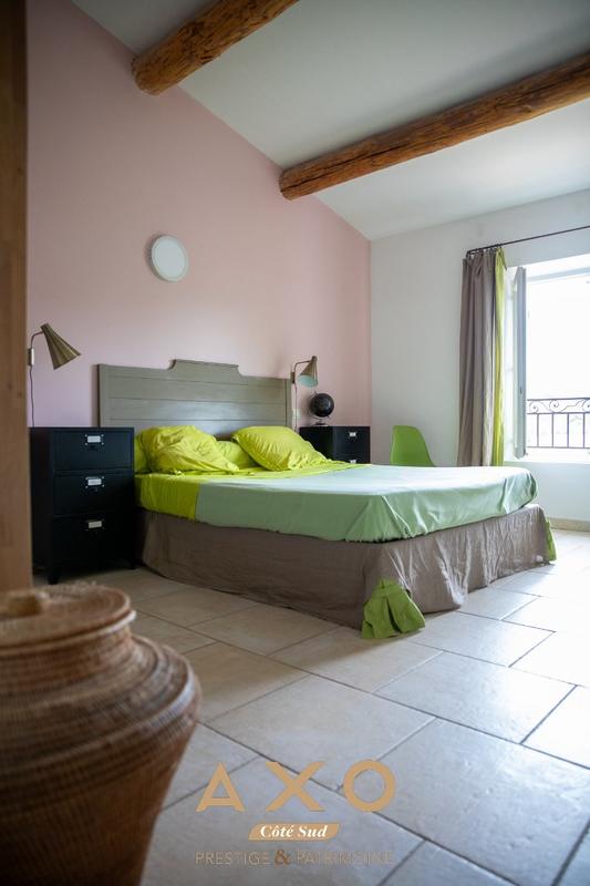 Maison - 224 m² - 7 pièces