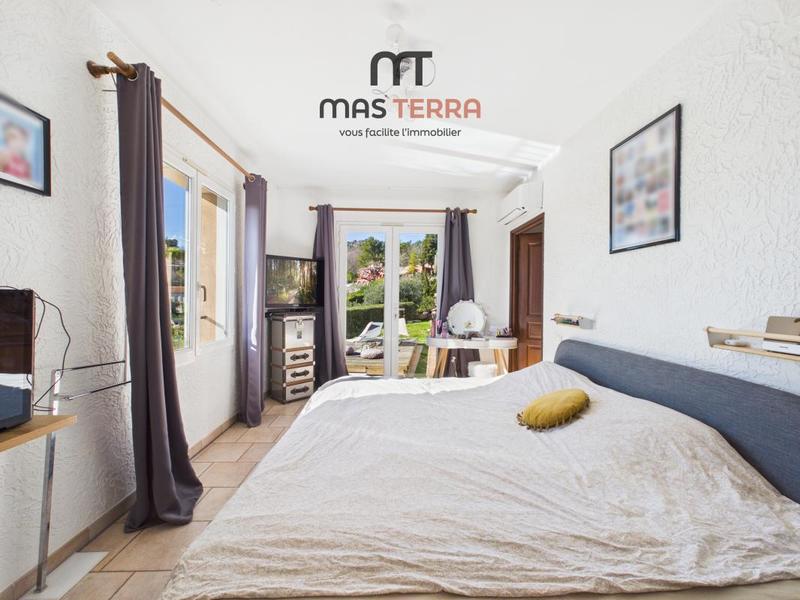 Villa - 223 m² - 9 pièces