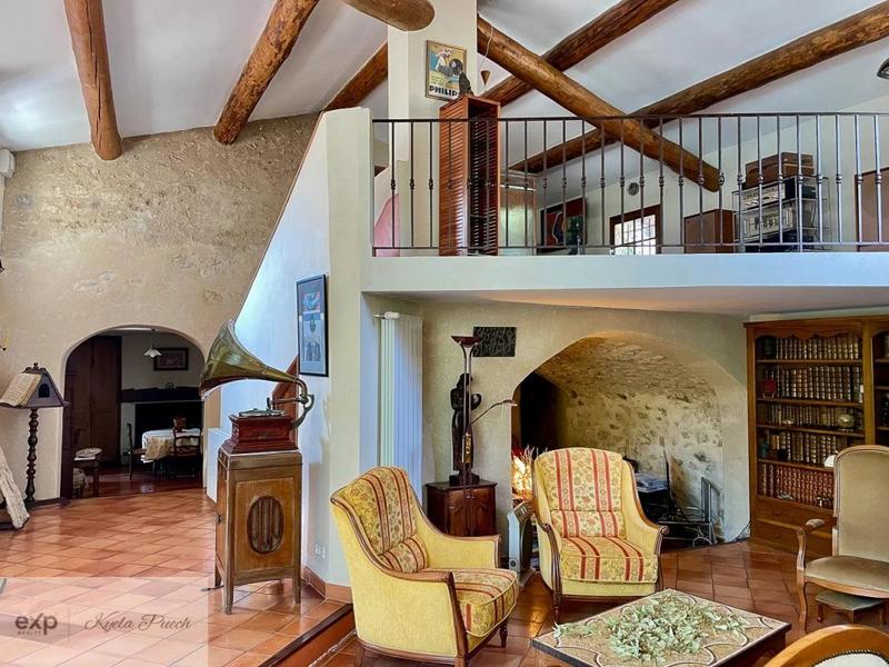 Propriété - 259 m² - 7 pièces