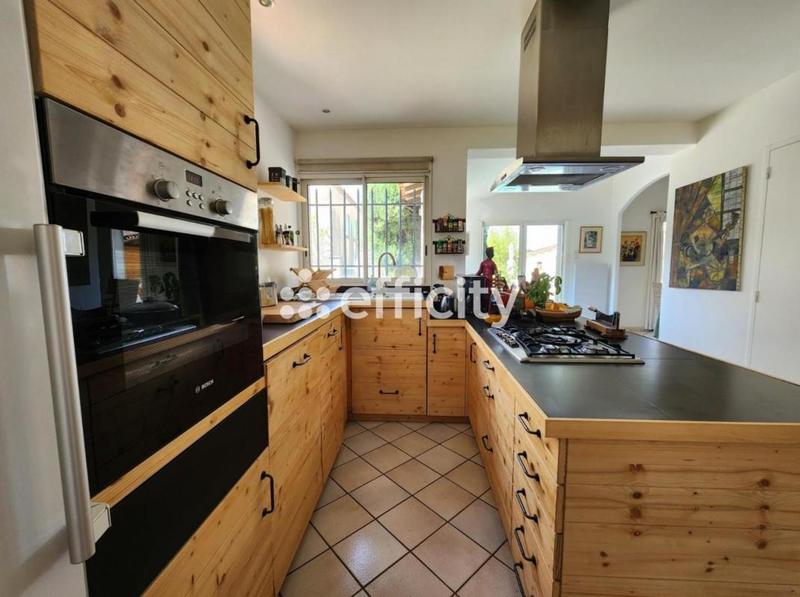 Maison - 165 m² - 6 pièces