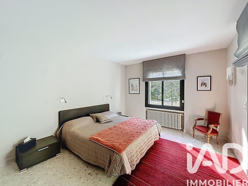 Maison - 280 m² - 10 pièces