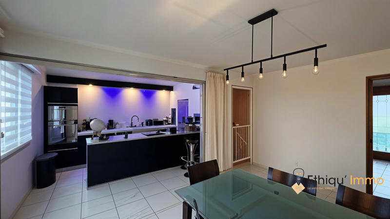 Maison - 174 m² - 7 pièces