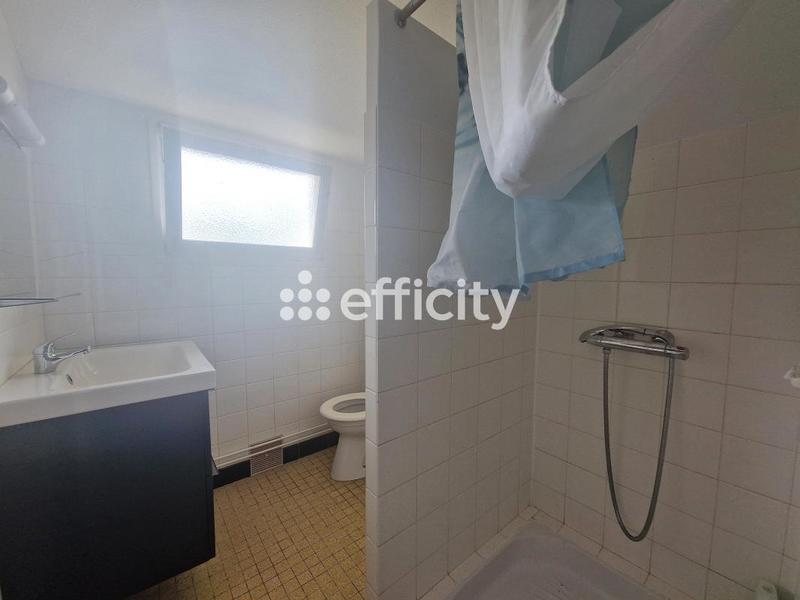 Maison - 210 m² - 10 pièces