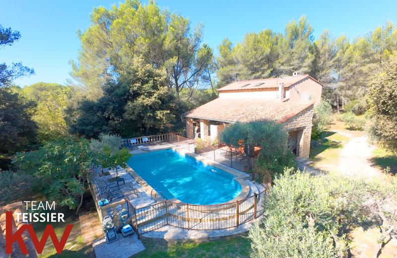 Maison - 301 m² - 5 pièces