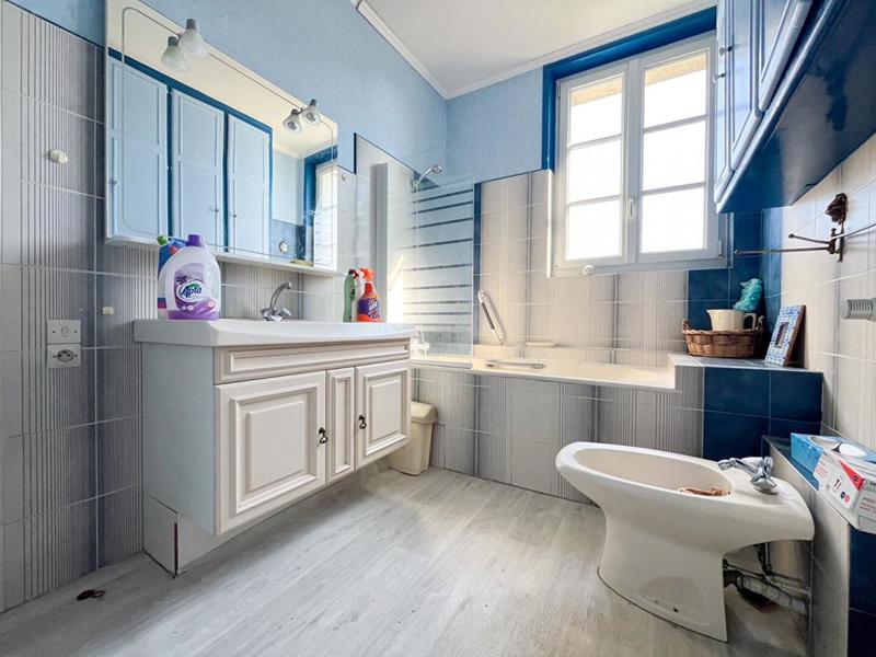 Maison - 224 m² - 11 pièces