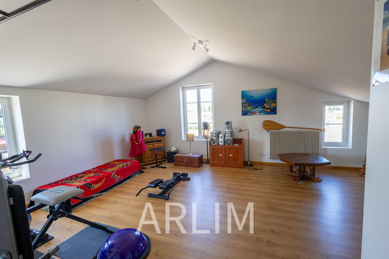 Maison - 182 m² - 8 pièces