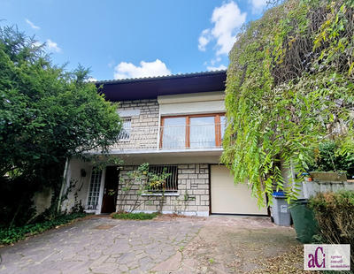 Maison - 122 m² - 5 pièces