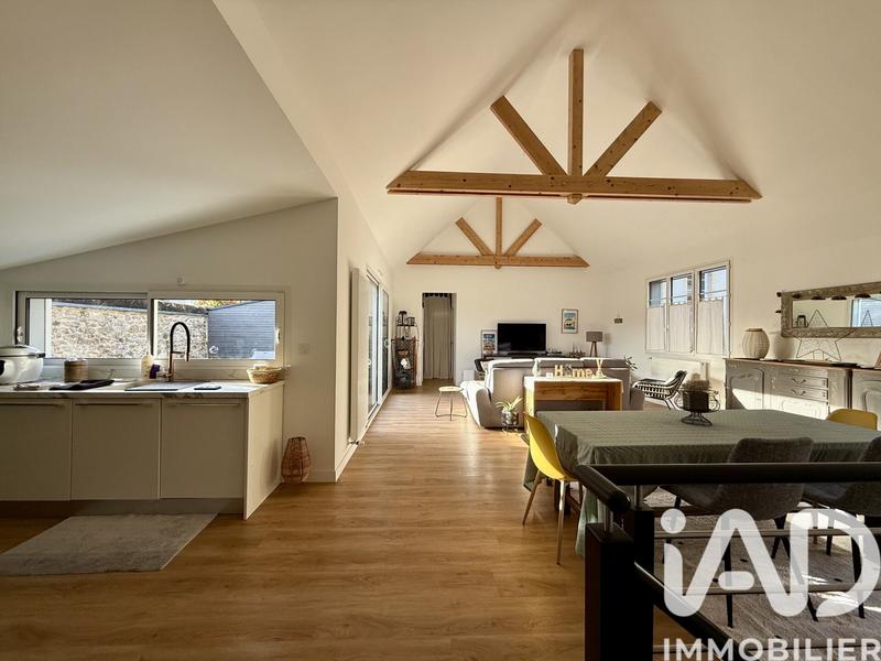 Maison - 210 m² - 7 pièces