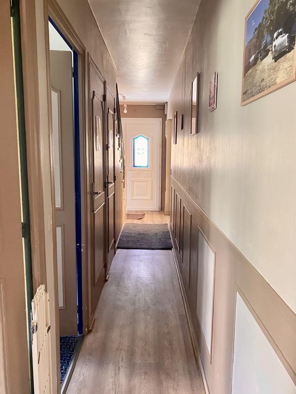 Maison traditionnelle - 141 m² - 7 pièces