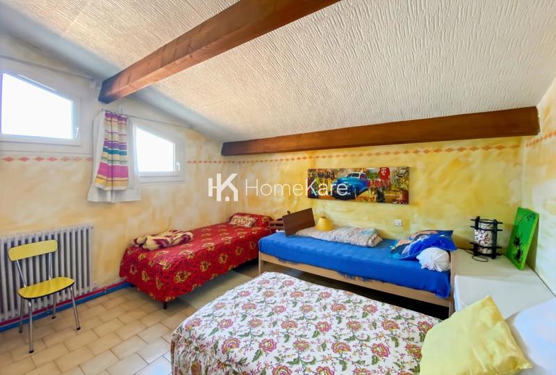 Maison - 270 m² - 9 pièces