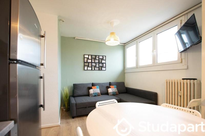 Chambre - 11 m² - 1 pièce