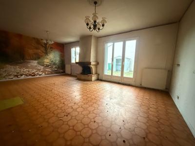 Maison - 90 m² - 5 pièces