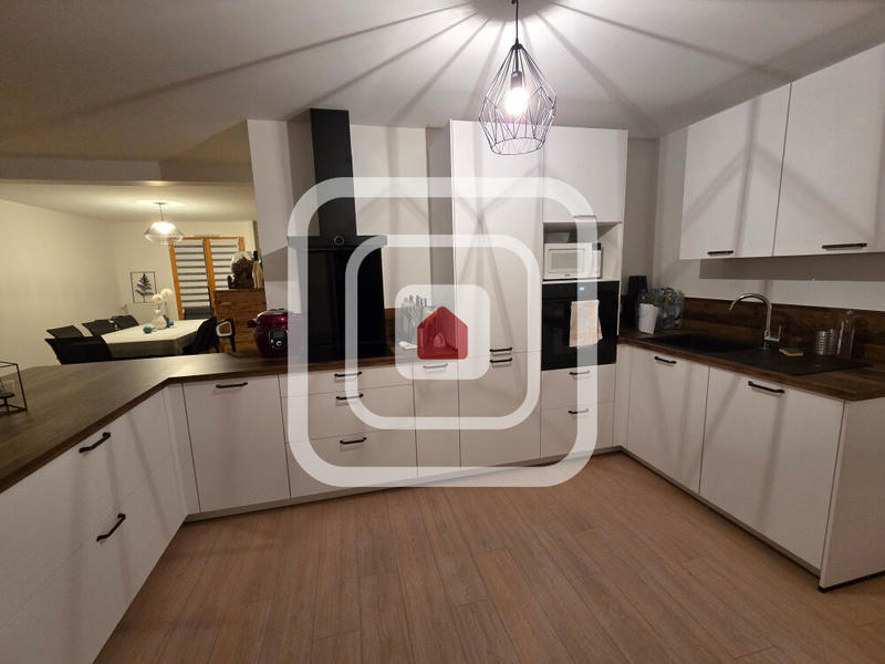 Maison - 138 m² - 7 pièces