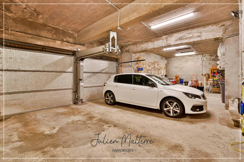 Maison bourgeoise - 211 m² - 8 pièces