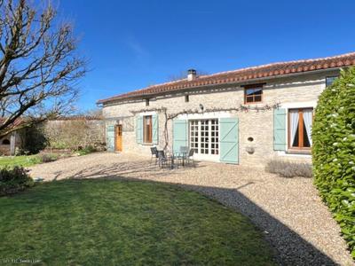Maison en pierre - 125 m² - 4 pièces