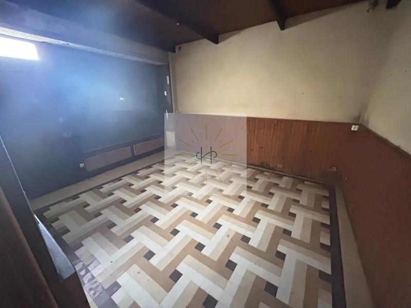 Appartement - 180 m² - 5 pièces