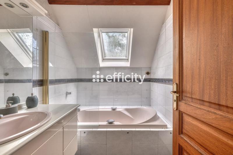 Demeure - 270 m² - 8 pièces