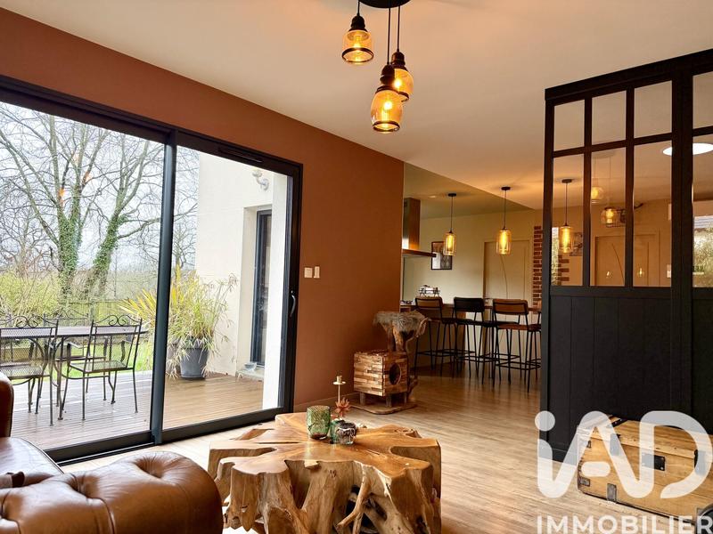 Maison - 98 m² - 5 pièces