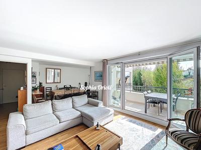 Appartement - 90 m² - 4 pièces