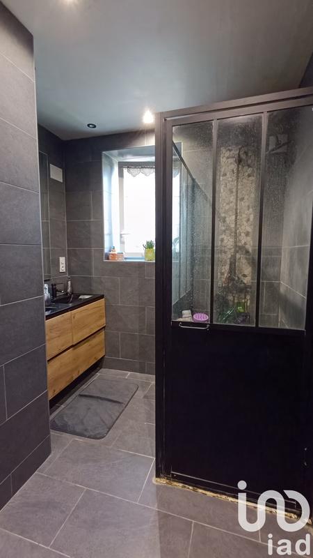 Maison - 222 m² - 9 pièces