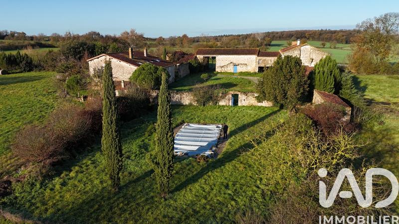 Maison - 227 m² - 7 pièces