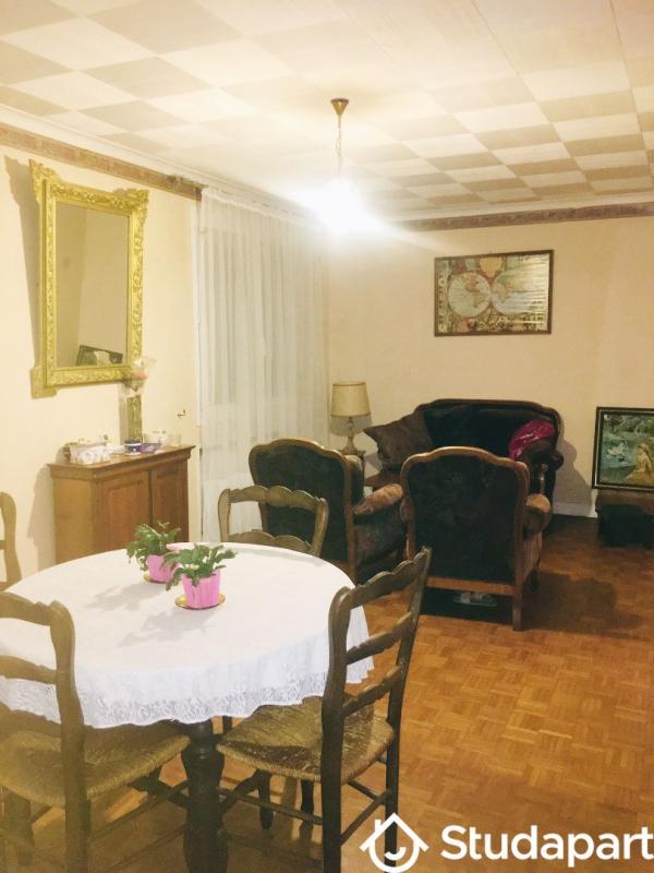 Chambre - 9 m² - 1 pièce