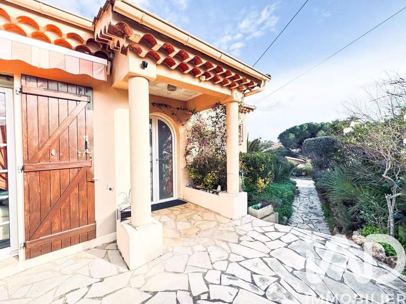 Maison - 104 m² - 3 pièces