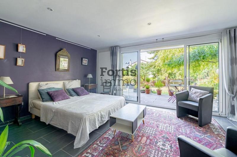 Maison - 230 m² - 6 pièces