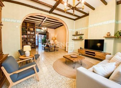 Maison - 104 m² - 4 pièces