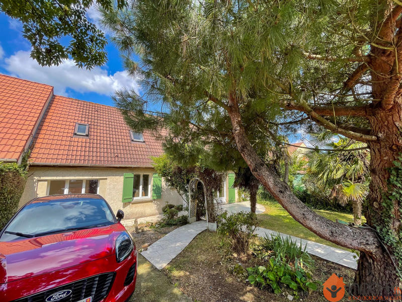 Maison - 148 m² - 8 pièces