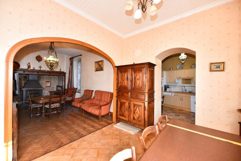 Maison - 150 m² - 9 pièces