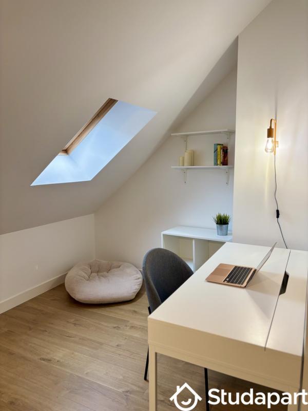 Chambre - 10 m² - 1 pièce