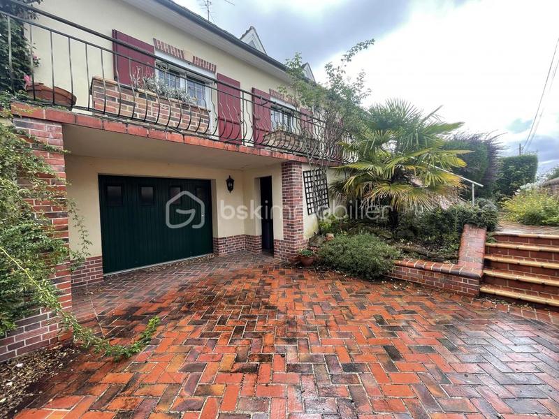 Maison traditionnelle - 169 m² - 7 pièces