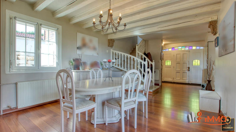 Maison - 185 m² - 7 pièces