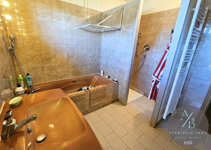 Maison - 163 m² - 7 pièces