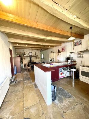 Maison ancienne - 130 m² - 3 pièces
