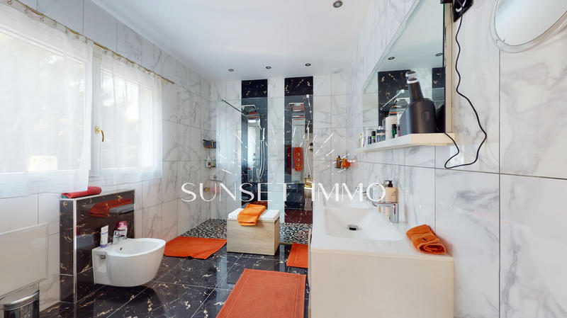 Maison - 500 m² - 10 pièces